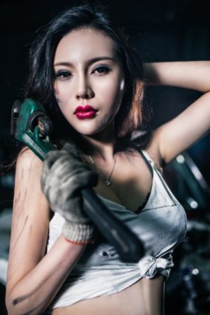 后進嫩翹臀美女在線視頻_日韓成人在線