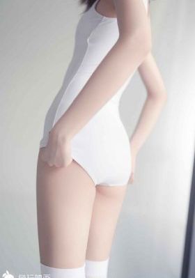 女人跪下吃男人j8免費視頻_高清完整版免費在線觀看